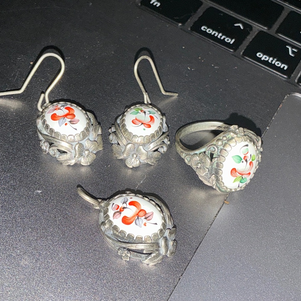 Hand-Painted White Porcelain & Silver Floral Earrings - Picture 3 of 6